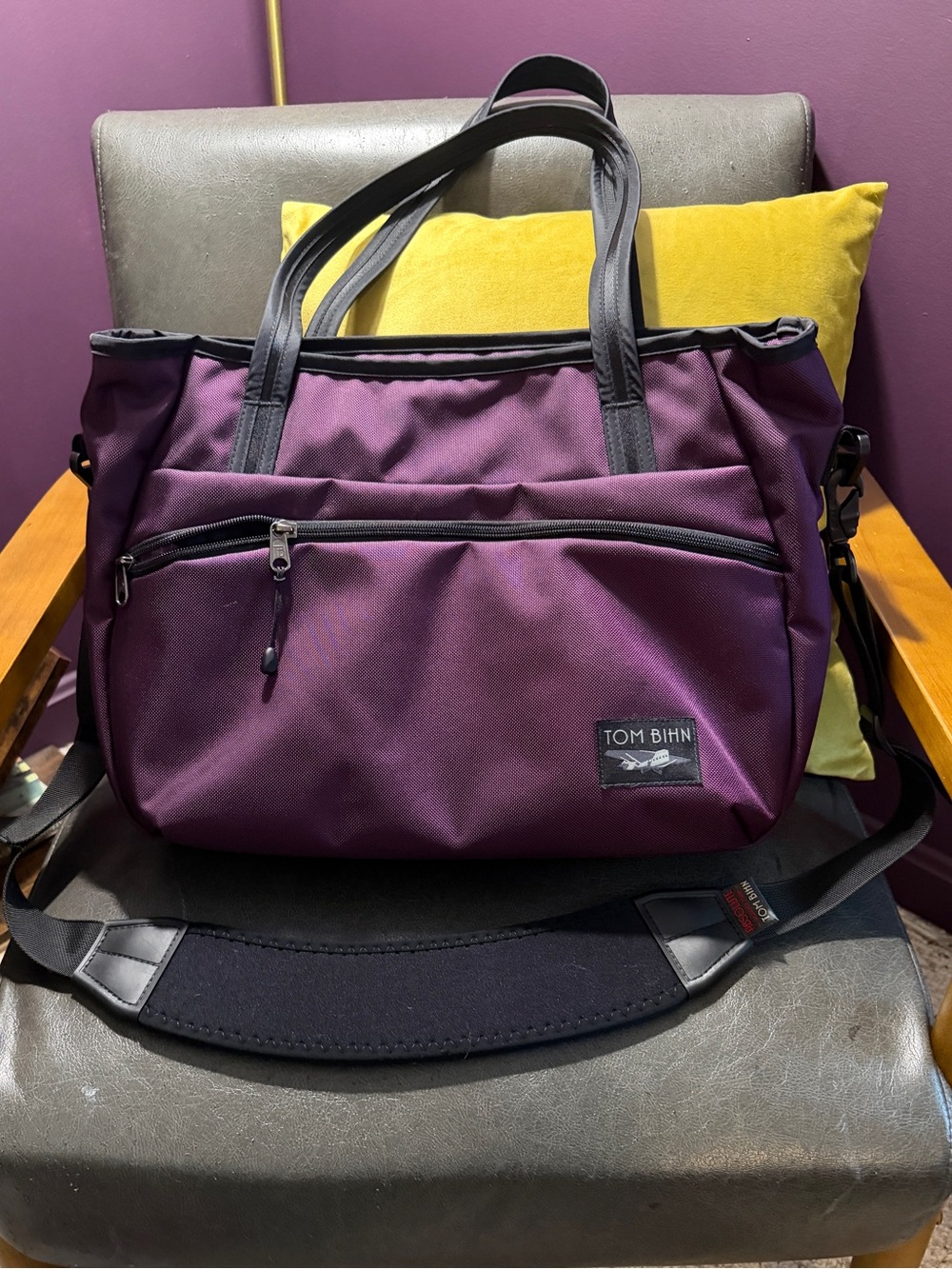 Tom Bihn Nomad 16 with absolute shoulder strap